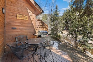 Outdoor dining - Fall River Condo   • River Views • Near RMNP (Estes Park)