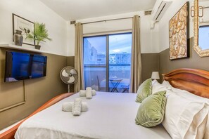 Desk, iron/ironing board, travel cot, WiFi
