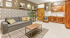 TV - Stylish & Cosy 1BR APT in the Heart of Paceville (St. Julian`s)