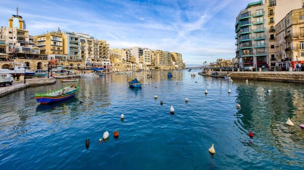 Marina - Stylish & Cosy 1BR APT in the Heart of Paceville (St. Julian`s)