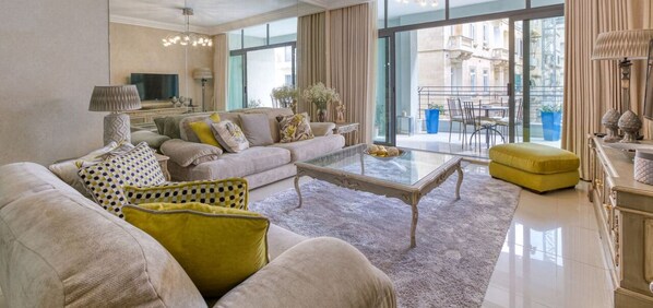 TV - Stunning & Cosy 2BR home with views in Sliema ! (Tas-Sliema)