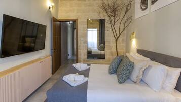 2 bedrooms, desk, iron/ironing board, travel cot