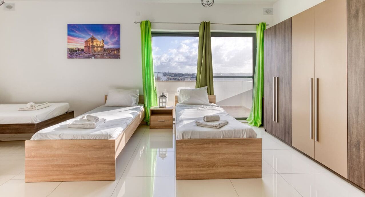 2 bedrooms, desk, iron/ironing board, travel crib