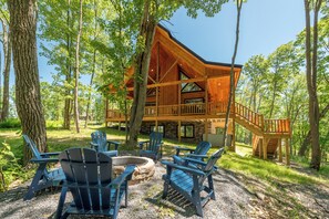 Property grounds - Modern Mountain Getaway w/ Hot Tub & Game Room (McHenry)