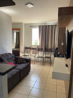 Smart TV, books - Apartamento na Região Central (Várzea Grande)