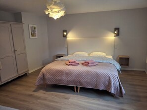 2 Schlafzimmer, Zimmersafe, Bügeleisen/Bügelbrett, kostenloses WLAN