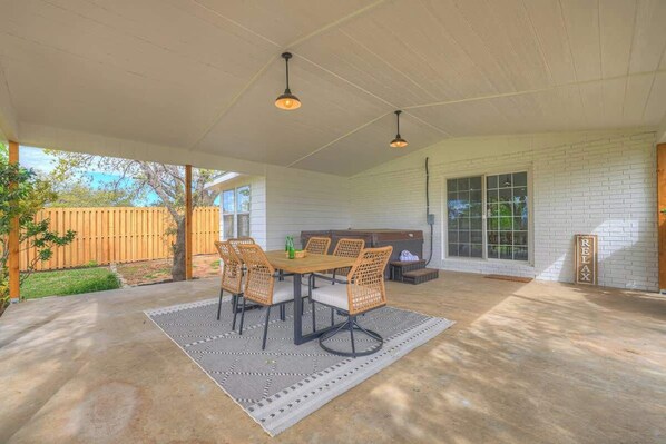 Outdoor dining