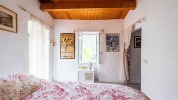 2 dormitorios, tabla de planchar con plancha, wifi gratis y ropa de cama