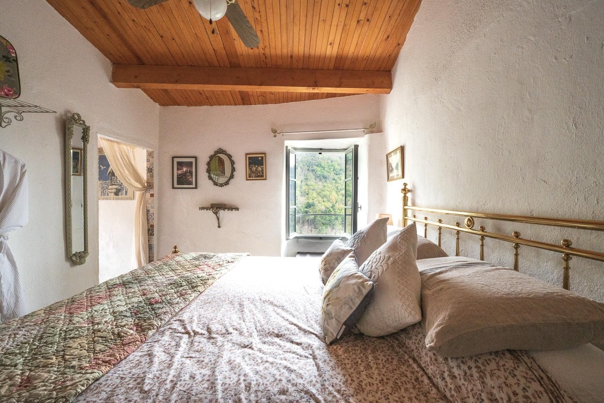 2 bedrooms, iron/ironing board, WiFi (free), bed sheets