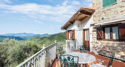 House - Sleeps 5, Scenic Views, Fireplace & Garden