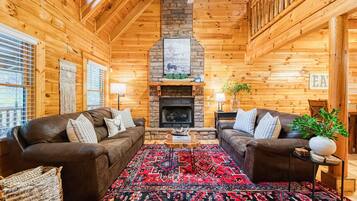 Smart TV, chimenea, futbolito y estéreo