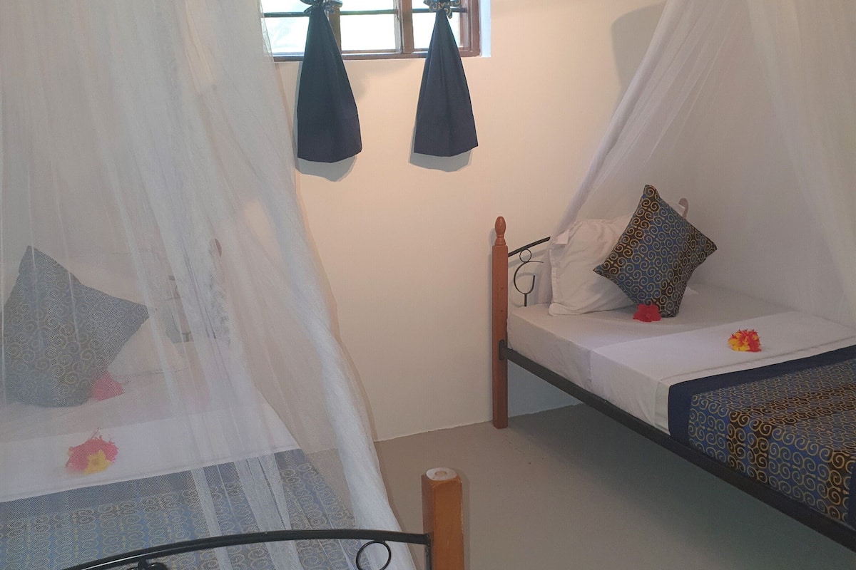 Economy Double or Twin Room | 1 bedroom, in-room safe, free WiFi