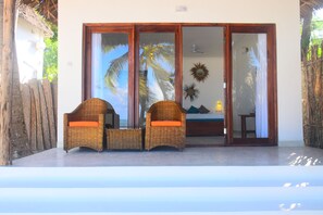 Elite Bungalow, 1 King Bed, Non Smoking, Ocean View