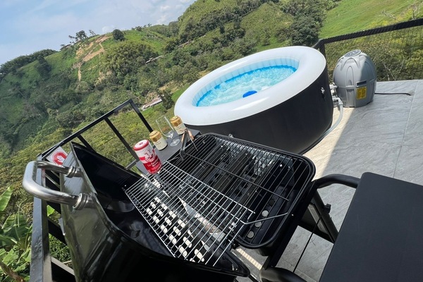 Outdoor spa tub