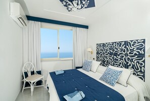 6 bedrooms, WiFi, bed sheets - Blumarine Di Mare, two houses with pool (Positano)