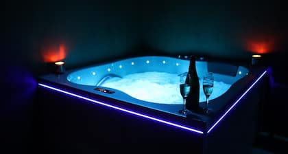 Les Secrets du ChĂąteau - GĂźte Erotique - Love Room