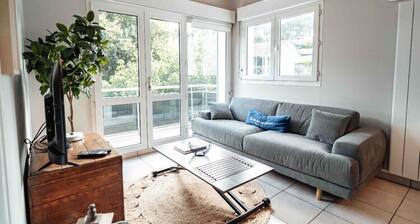 Cozy apartment by the sea