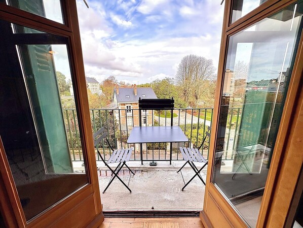 Dining - Lovely T2 facing Jardin des Plantes (Nantes)