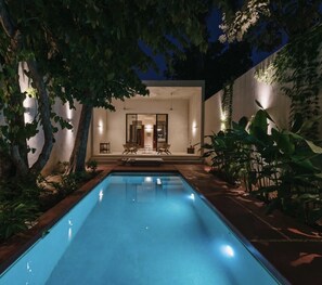 Pool - Big family house, great pool.. Fully equipped kitchen, washing dryer machines (Mérida)