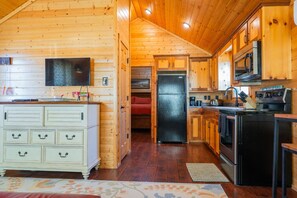 Fridge, microwave, oven, stovetop - Cabin 2 at Widows Peak • Terlingua, Big Bend (Terlingua)