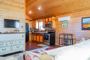 Fridge, microwave, oven, stovetop - Cabin 2 at Widows Peak • Terlingua, Big Bend (Terlingua)