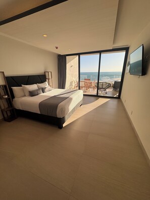 3 bedrooms, iron/ironing board, travel crib, free WiFi