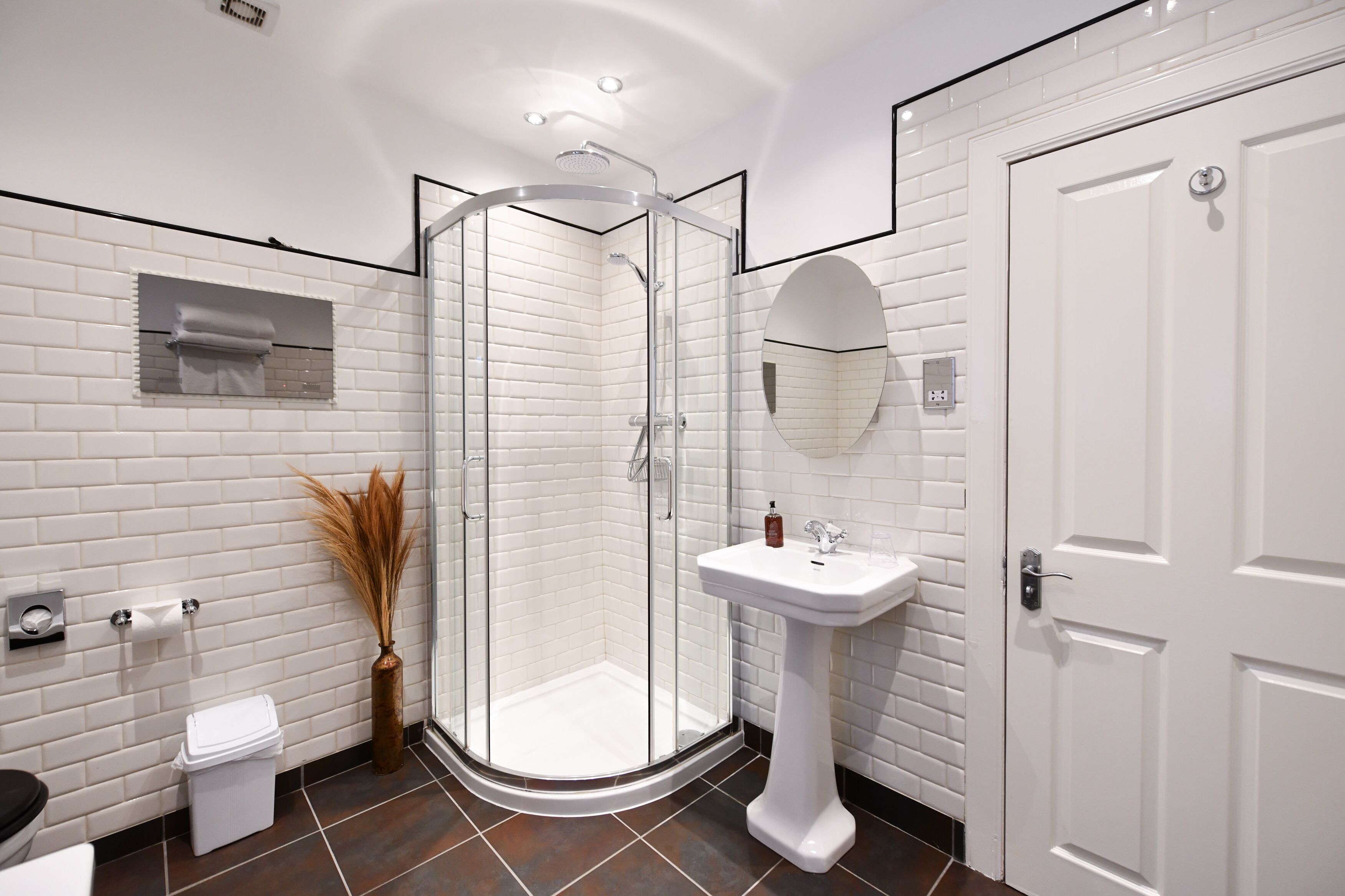 Deluxe Double or Twin Room | Bathroom | Designer toiletries, hair dryer, heated floors, towels