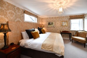 Deluxe kamer, 1 twee- of 2 eenpersoonsbedden | Luxe beddengoed, donsdekens, pillowtop-bedden, individueel gedecoreerd