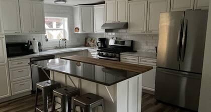 Private country home-250 acres in Enchanted Mountains family-pet friendly, pond