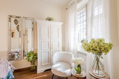 Panoramic Penthouse with Terrace, 2 bedrooms 2 bathrooms inside the Walls of Lucca