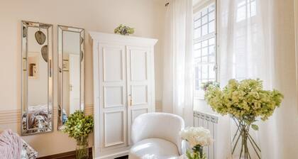 Panoramic Penthouse with Terrace, 2 bedrooms 2 bathrooms inside the Walls of Lucca