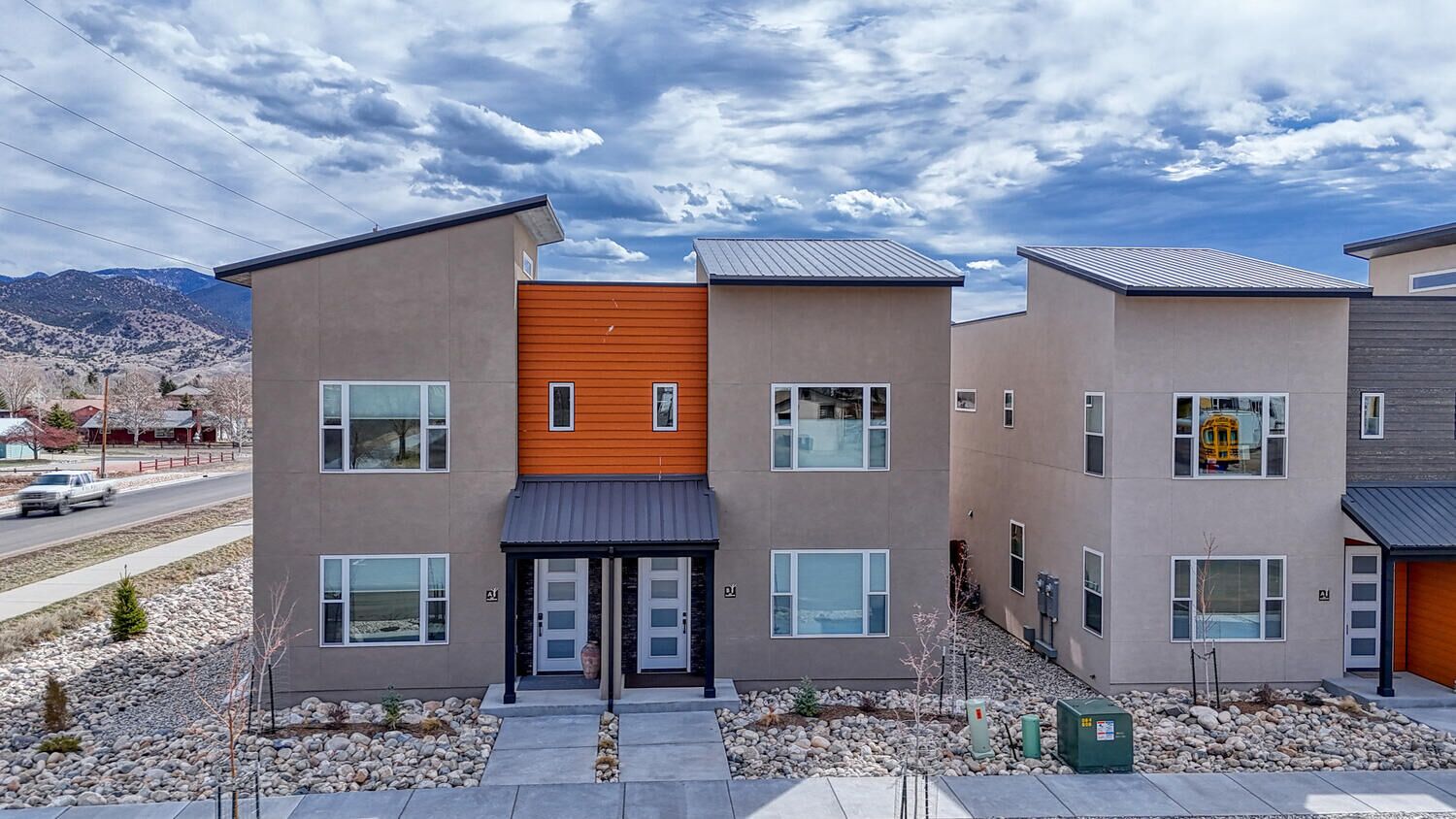 New 3bd 3ba Townhome  in Salida near Downtown!