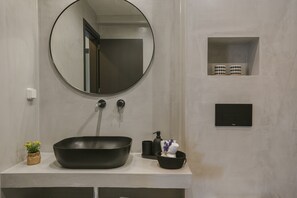 Bruser, hårtørrer, håndklæder, Sæbe