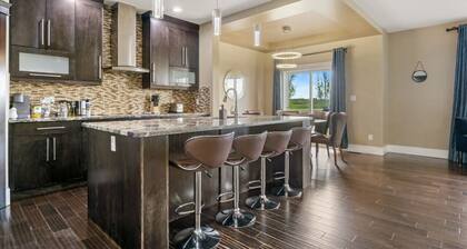 Large 5BR Home » Central AC » King Bed » Netflix