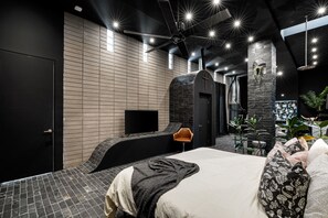 Luxury House, 6 Bedrooms, Private Pool, Courtyard Area | Room amenity - Worth the Wait Ranch (Phoenix)