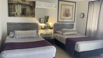 2 Schlafzimmer, BĂŒgeleisen/BĂŒgelbrett, Reisekinderbett, WLAN