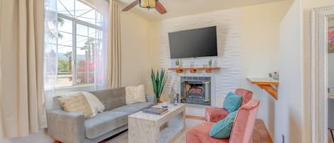 Smart TV, fireplace