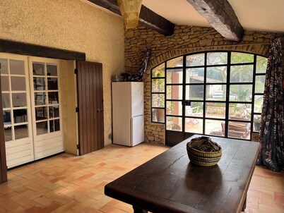 Entre Aix-provence et Plages Méditerranéennes, Maison Provençale Piscine Privée