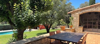 Entre Aix-provence et Plages Méditerranéennes, Maison Provençale Piscine Privée
