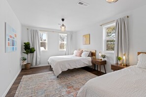 8 bedrooms, travel crib, WiFi, bed sheets