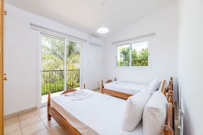 2 bedrooms, in-room safe, iron/ironing board, free WiFi
