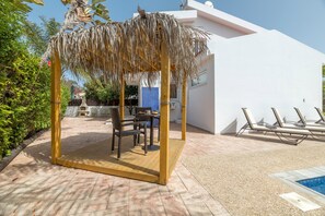 Outdoor dining - Thekla Oasis Villa - Steps from the Beach (Ayia Napa)