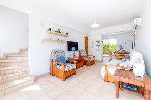 TV - Thekla Oasis Villa - Steps from the Beach (Ayia Napa)