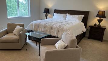 3 habitaciones, tabla de planchar con plancha, wifi y ropa de cama