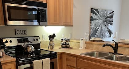 Pacific University Stay, very close to the University and downtown Forest Grove