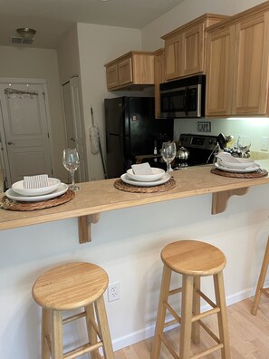 Fridge, microwave, oven, stovetop - Pacific University Stay,  very close to the University and downtown Forest Grove (Forest Grove)