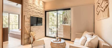 3 bedrooms, iron/ironing board, travel crib, WiFi (free)