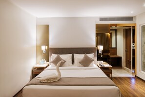 Executive Double or Twin Room | Free WiFi - Hotel Golden Aura (Indore)