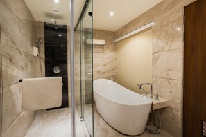 Suite Luxury | Bagno | Pantofole