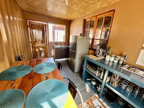 Full-sized fridge, microwave, dishwasher, blender